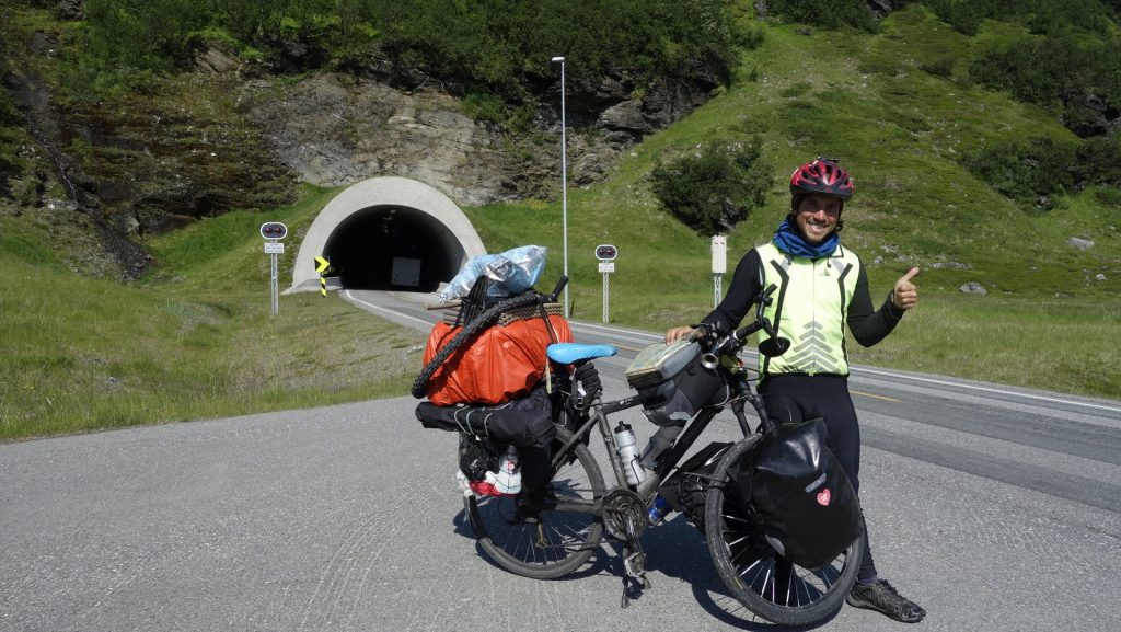 cicloturismo-tunel-nordkapp